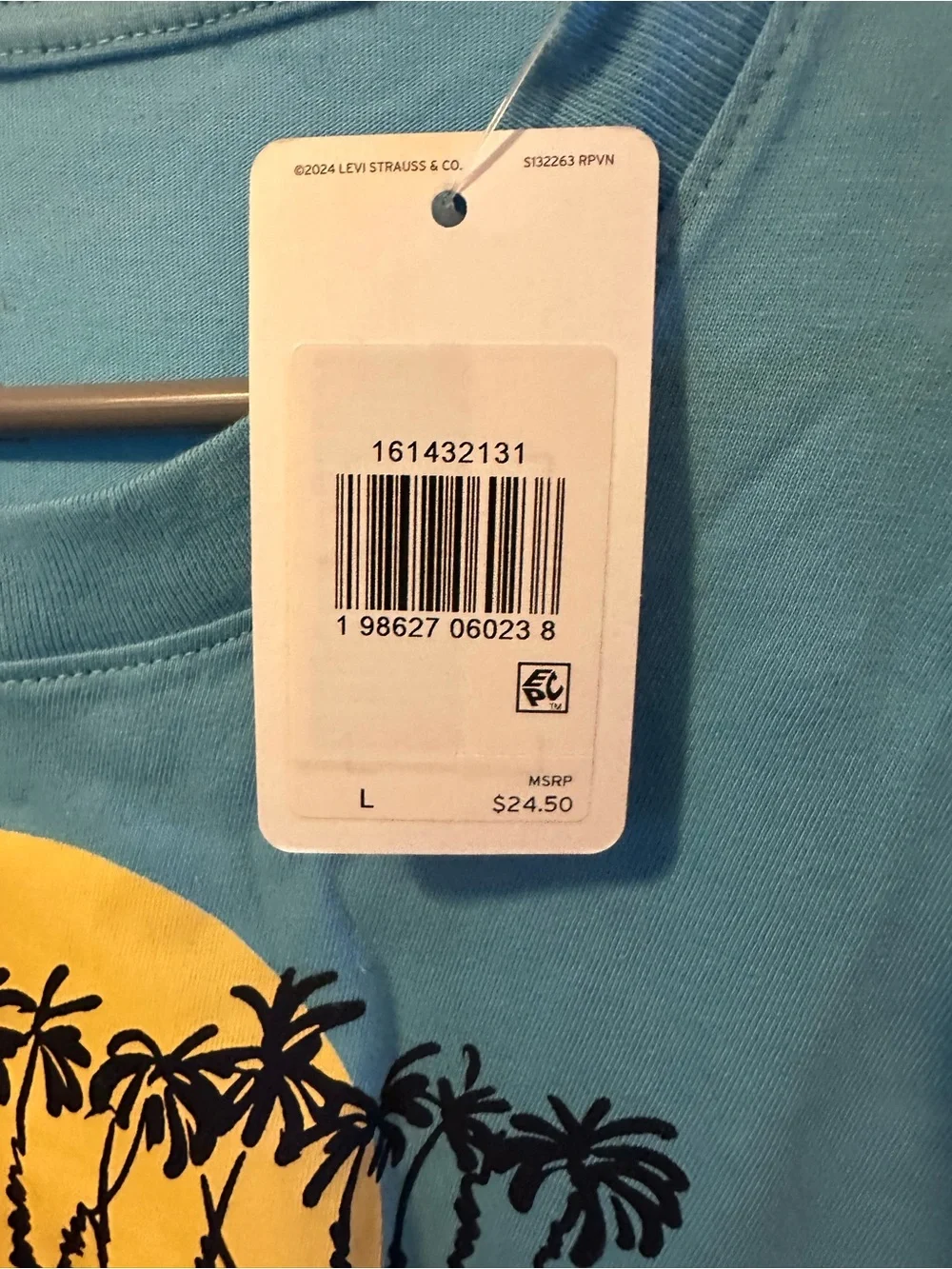 Levi's Light Blue Short-Sleeve Tee with Sunset Sailboat Graphic Mens size Large